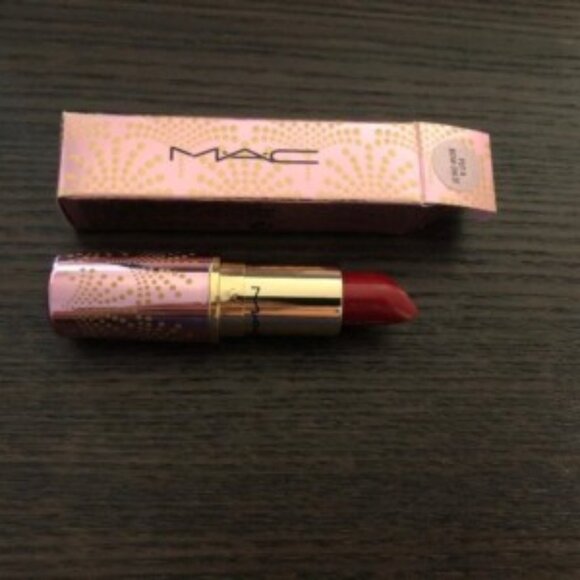 MAC Lustreglass Sheer-Shine Lipstick - Put a Bow On It - - Picture 1 of 2